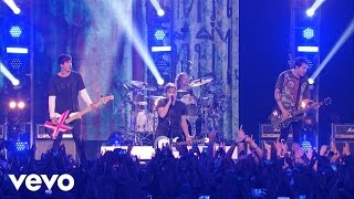 5 Seconds of Summer  She Looks So Perfect Vevo Certified Live [upl. by Nicki]