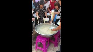 A noodle farmhouse saozi noodles must be eaten in the morning at the rural banquet in Xinjiang S [upl. by Perkin]