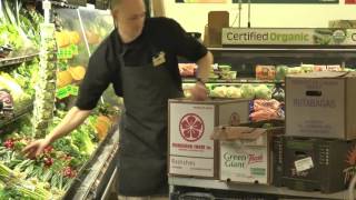 Produce Manager Explains Different Ways of Keeping Vegetables and Fruits Fresh [upl. by Shapiro]