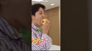 Jhope peel apple in one slice jhope cutelife shorts [upl. by Aynna]