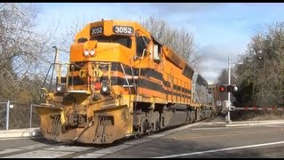 HD PW 3052 Freight Train crossing at RobertsOregon [upl. by Sucramraj]